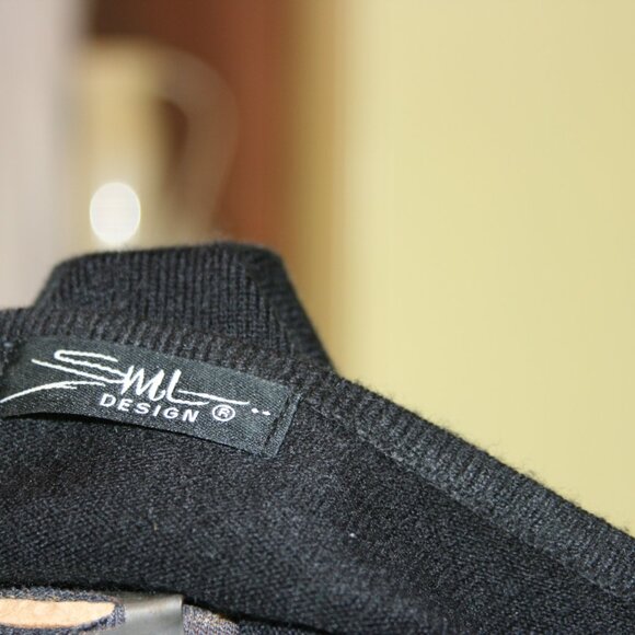 SML Design Knit Blouse With Decorations - Picture 6 of 6